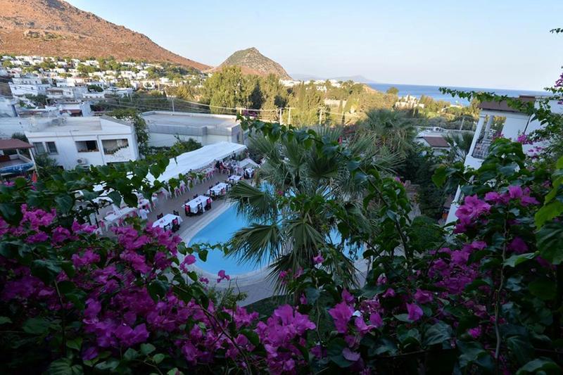 Sunny Garden Nilufer Hotel Тургутрейс Екстериор снимка