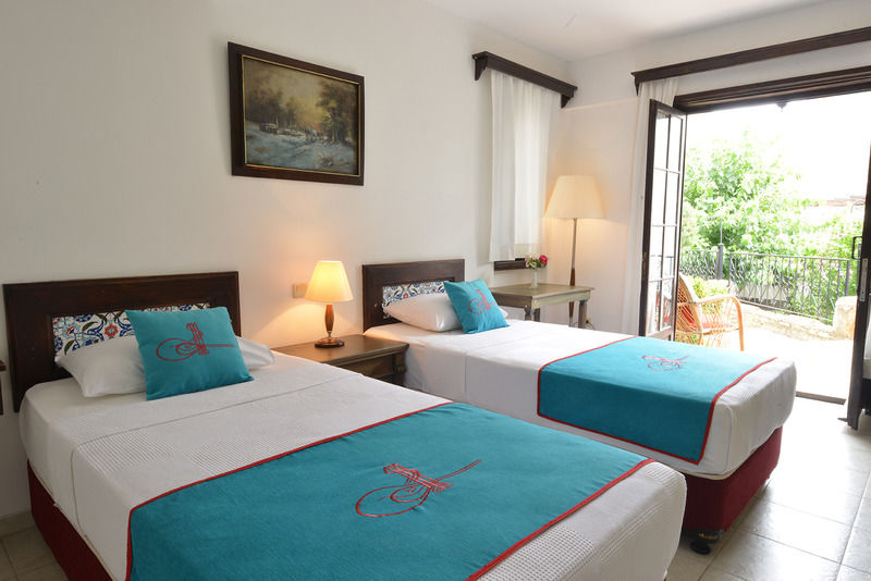 Sunny Garden Nilufer Hotel Тургутрейс Екстериор снимка