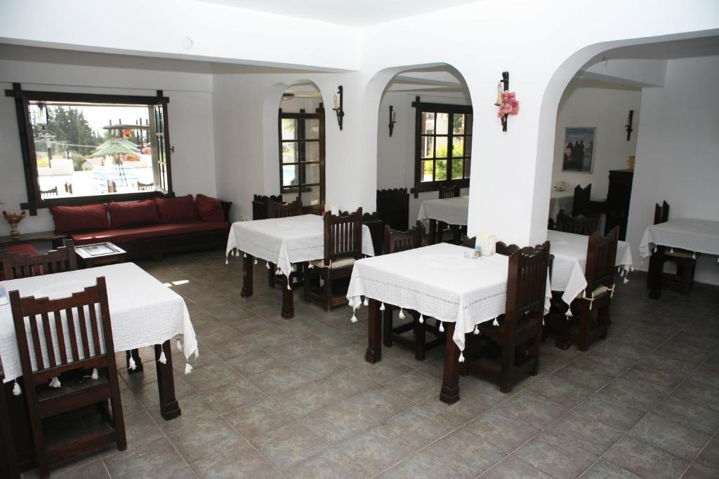 Sunny Garden Nilufer Hotel Тургутрейс Ресторант снимка