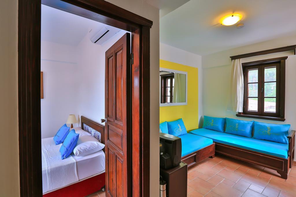 Sunny Garden Nilufer Hotel Тургутрейс Екстериор снимка