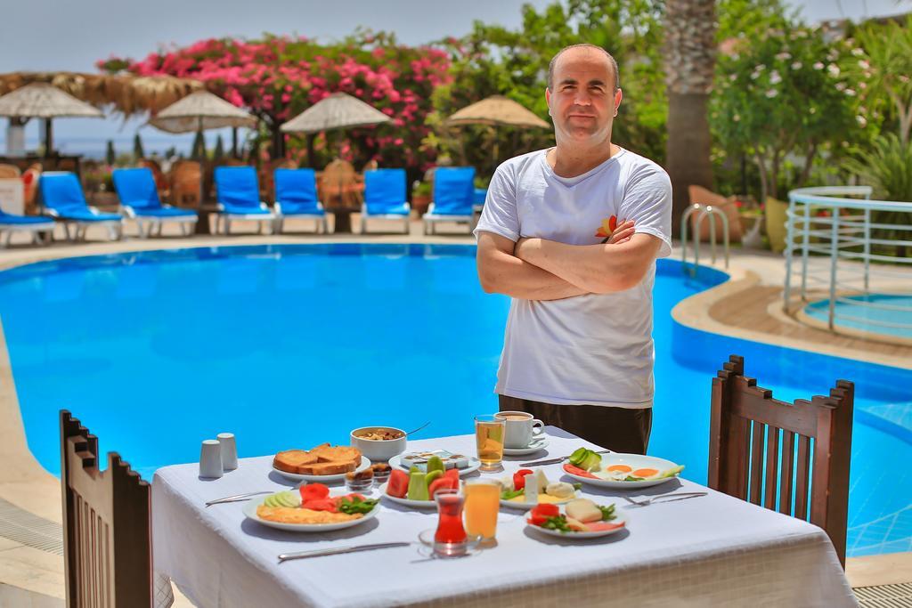 Sunny Garden Nilufer Hotel Тургутрейс Екстериор снимка