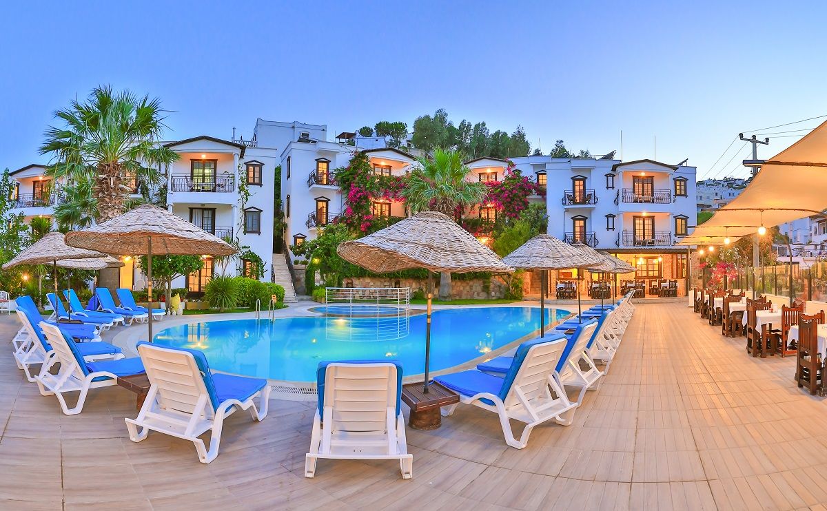 Sunny Garden Nilufer Hotel Тургутрейс Екстериор снимка