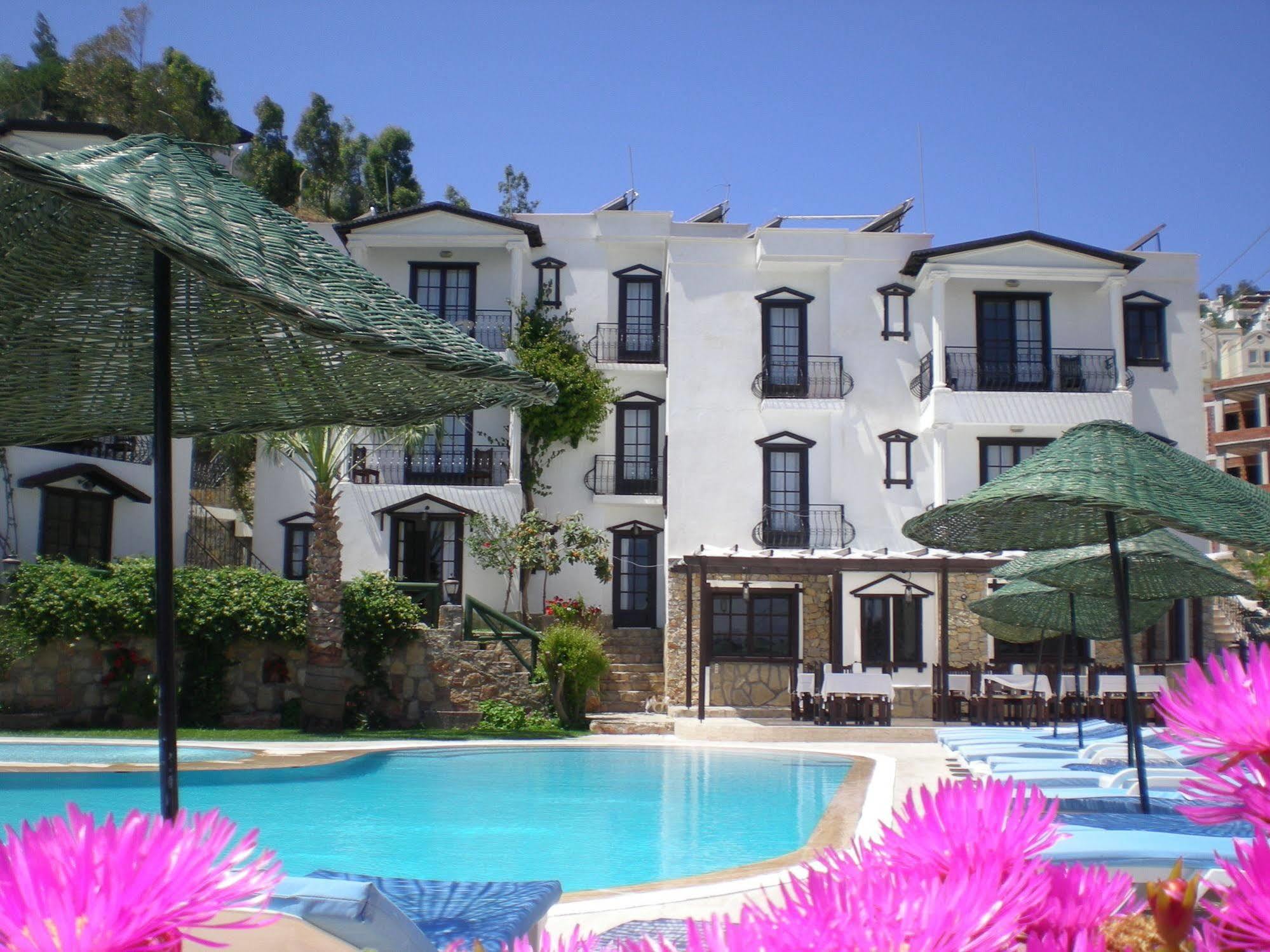 Sunny Garden Nilufer Hotel Тургутрейс Екстериор снимка